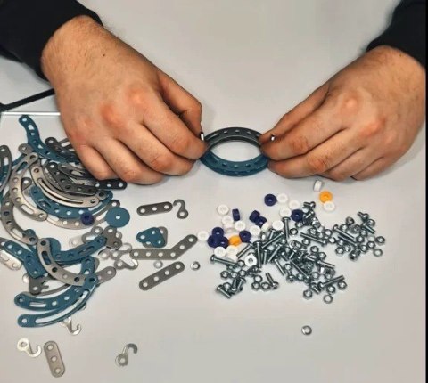 Zestaw konstrukcyjny mały konstruktor dinozaury velociraptor