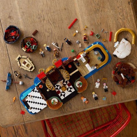 Klocki one piece 75640 pływająca restauracja baratie