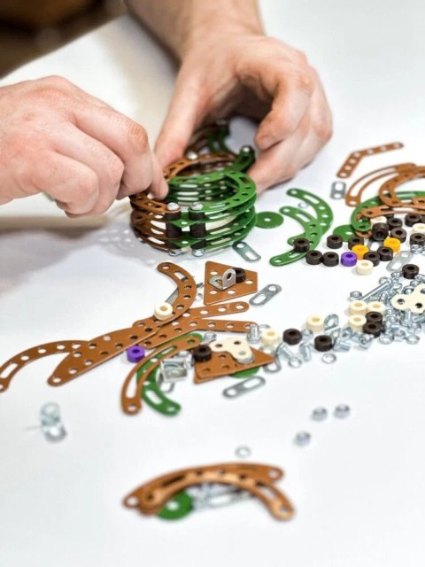 Zestaw konstrukcyjny mały konstruktor dinozaury triceratops