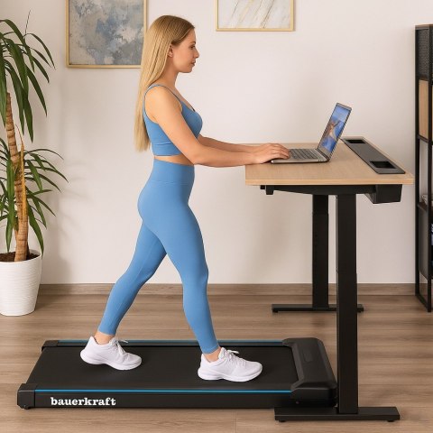 Bieżnia elektryczna domowa Bauerkraft wyświetlacz chodzenie cardio niebieska